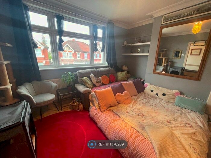 1 Bedroom Flat To Rent In Harrow View, Harrow, HA1