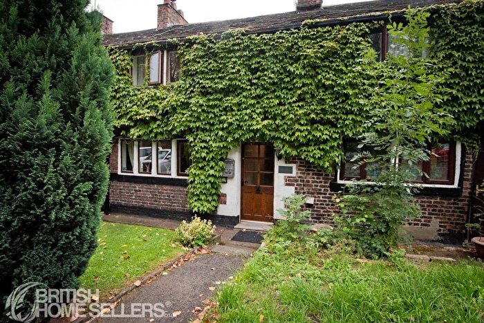 3 Bedroom Terraced House For Sale In Roundthorn Road, Oldham, Greater Manchester, OL4