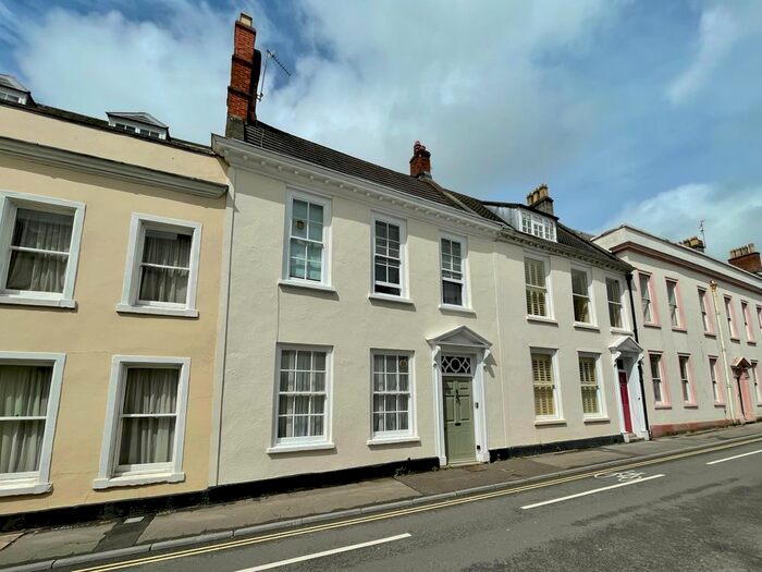 1 Bedroom Flat To Rent In Chamberlain Street, Wells, BA5