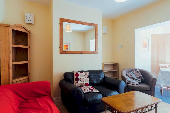 3 Bedroom Flat To Rent In Holt Drive, Loughborough LE11