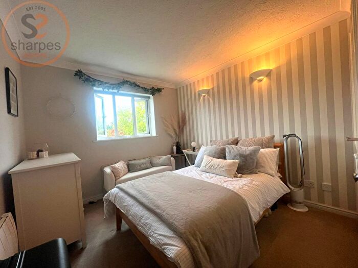 1 Bedroom Flat To Rent In Flat, Rembrandt Court, Epsom, Surrey, KT19