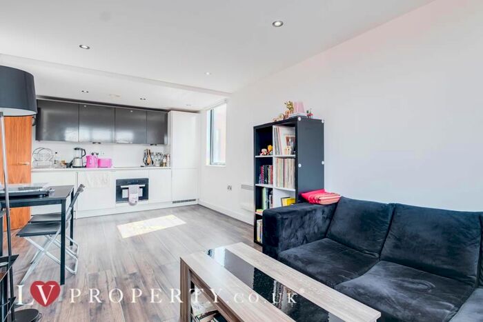 2 Bedroom Flat To Rent In Madison House, Gooch Street North, Birmingham, B5