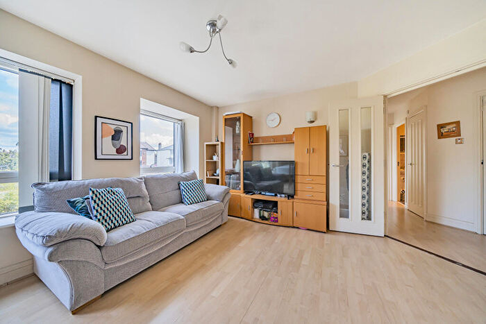 2 Bedroom Flat To Rent In Sherman Road, Bromley, BR1
