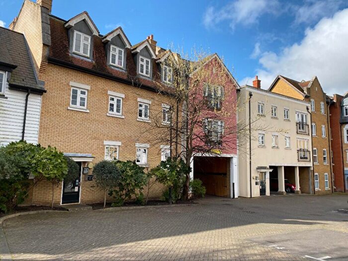 2 Bedroom Apartment To Rent In Roche Close, Rochford, Essex, SS4
