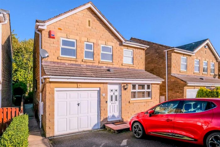 4 Bedroom Detached House To Rent In Ridge View Drive, Birkby, Huddersfield., HD2