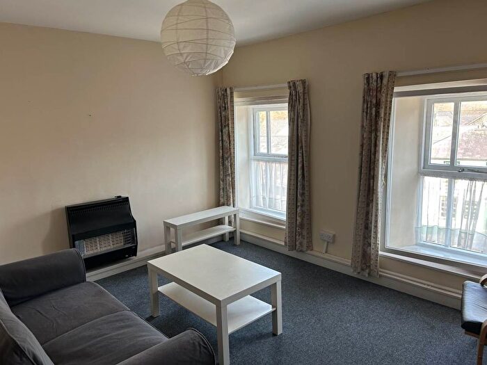 1 Bedroom Flat To Rent In Flat Corner House, Harford Square, Lampeter, SA48