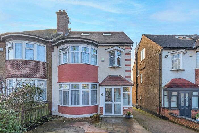 4 Bedroom Semi-Detached House To Rent In Walfield Avenue Whetstone, N20