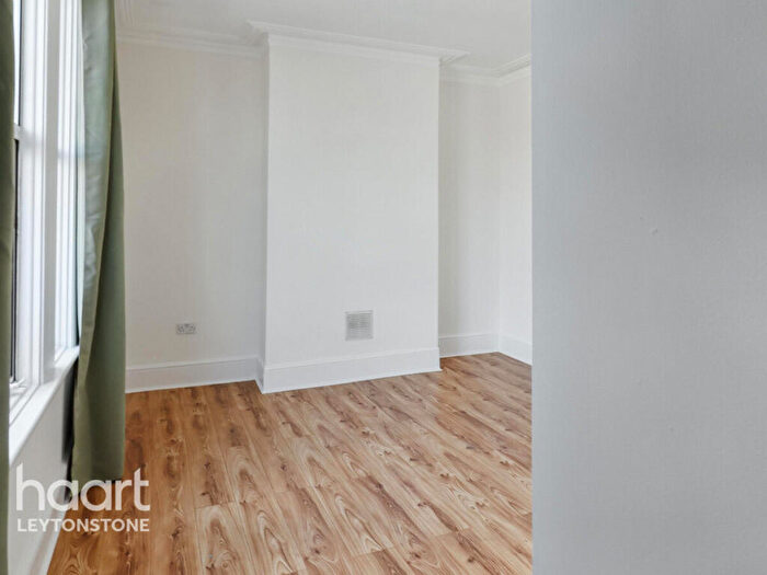 2 Bedroom Flat To Rent In Lea Bridge Road, London, E10