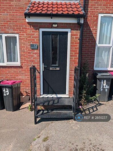 2 Bedroom Flat To Rent In Acorn Croft, Rotherham, S61
