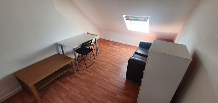 1 Bedroom Flat To Rent In Mundy Place, Cathays, Cardiff, CF24