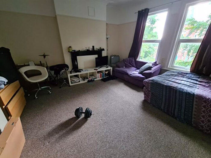 1 Bedroom Flat To Rent In Clarendon Road, Leeds, LS2