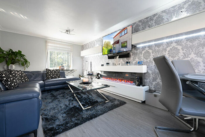 2 Bedroom Semi-Detached House For Sale In Berwick Place, Greenock, PA16