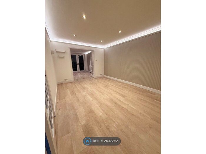 3 Bedroom Terraced House To Rent In Ravenswood Rise, Livingston, EH54