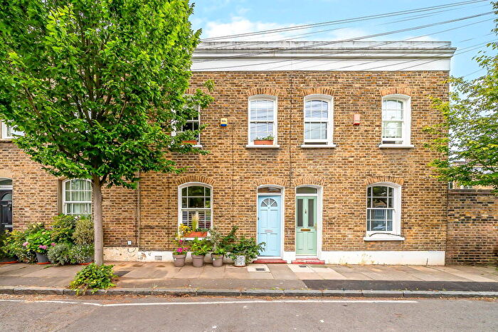 3 Bedroom Terraced House For Sale In Admiral Street, London, SE8