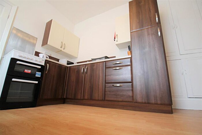 4 Bedroom Terraced House To Rent In Hartley Grove, Woodhouse, Leeds, LS6