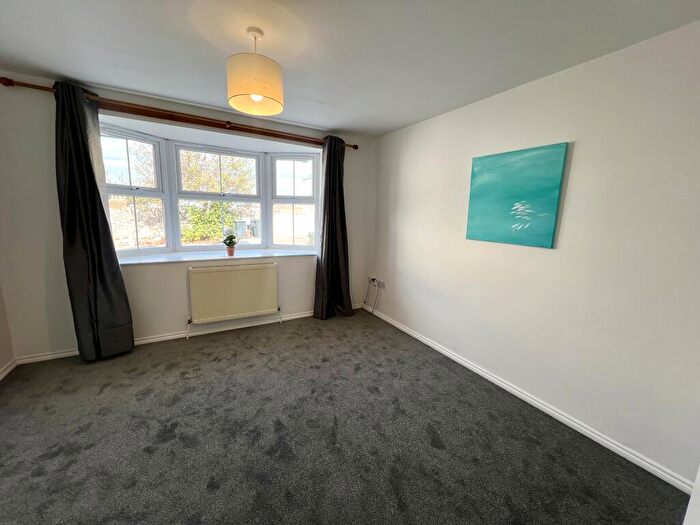 1 Bedroom Flat To Rent In Chickerell Road, Weymouth, DT4