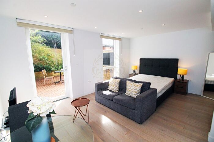 Studio To Rent In Albion Court, Hammersmith, W6