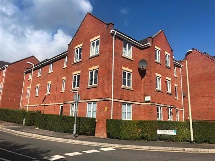 2 Bedroom Apartment To Rent In Kinnerton Way, Exeter, EX4