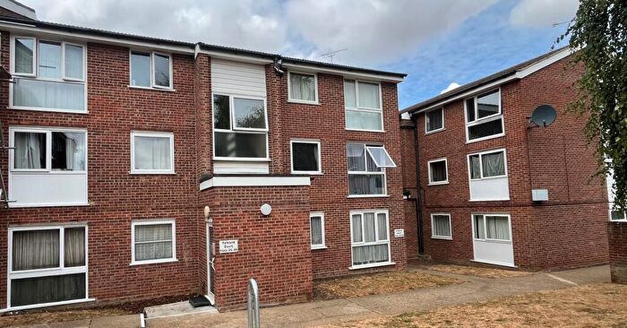 2 Bedroom Flat For Sale In Falkland Court, Braintree, Essex, CM7