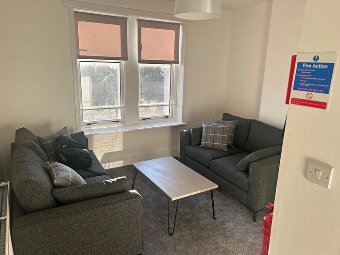 3 Bedroom Flat To Rent In Benvie Road, West End, Dundee, DD2