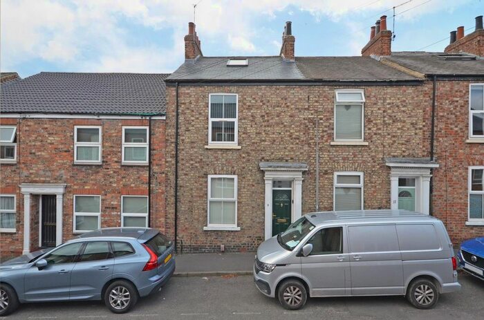 3 Bedroom Terraced House To Rent In Lowther Street, York, YO31
