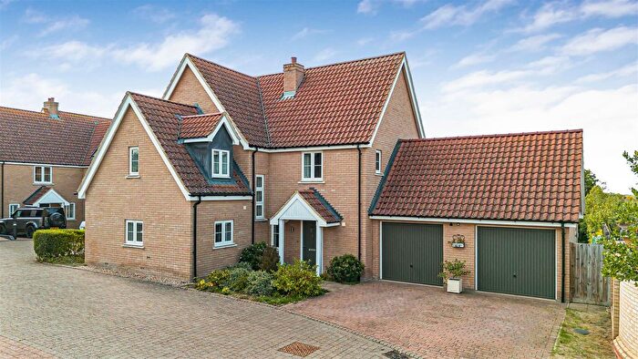 4 Bedroom Detached House For Sale In Allix Grove, Swaffham Prior, Cambridge, CB25