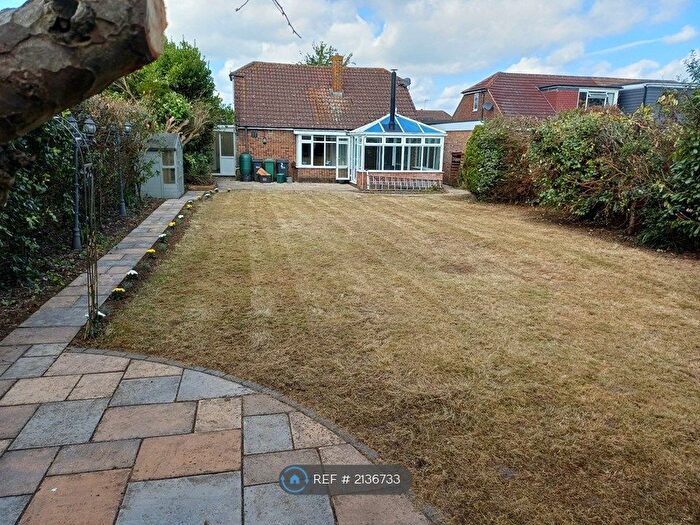 4 Bedroom Detached House To Rent In Bolters Road South, Horley, RH6