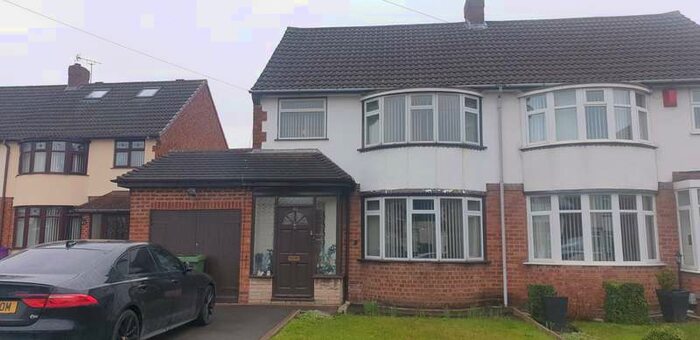 3 Bedroom Semi-Detached House To Rent In Duckhouse Road, Wolverhampton, West Midlands, WV11