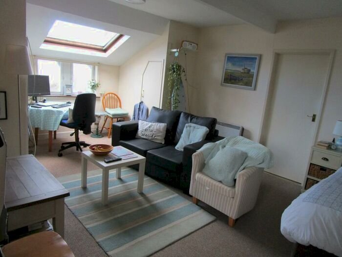 1 Bedroom Flat To Rent In Victoria Square, Clifton, Bristol, BS8