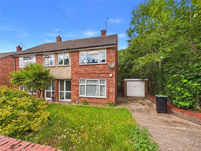 3 Bedroom Semi Detached House For Sale In Lakeside Road, Ipswich, Suffolk, IP2