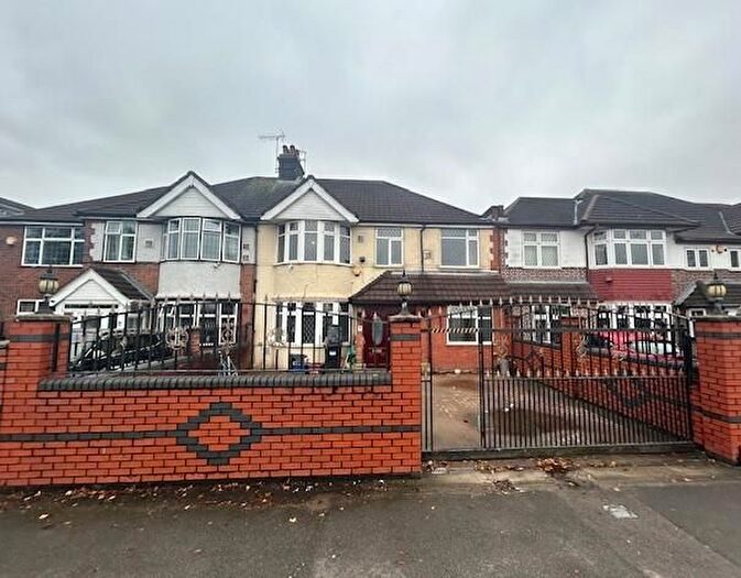 7 Bedroom Semi-detached House To Rent In Bath Road, Hounslow, TW5