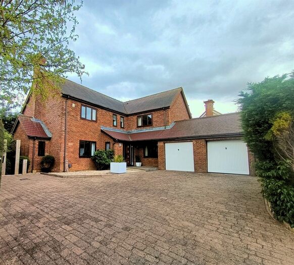 5 Bedroom Detached House For Sale In Wellington Drive, Wynyard, Billingham, TS22