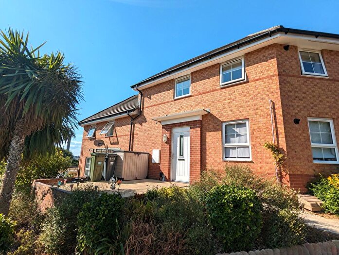 2 Bedroom Maisonette To Rent In East Cowes, Isle Of Wight, PO32