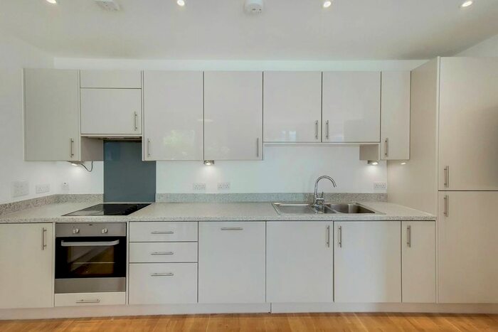 1 Bedroom Flat To Rent In Lennard Road, Central Croydon, Croydon, CR0