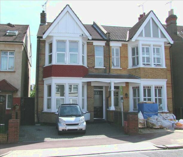 2 Bedroom Flat To Rent In Grange Road, Leigh-On-Sea, SS9