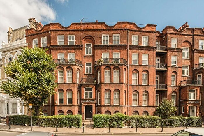 3 Bedroom Flat For Sale In Beaumont Crescent, West Kensington, W14