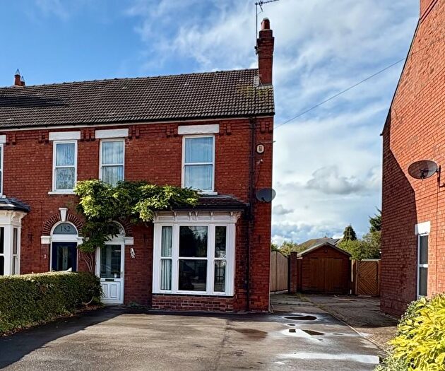 4 Bedroom Semi-Detached House To Rent In Hykeham Road, Lincoln, LN6