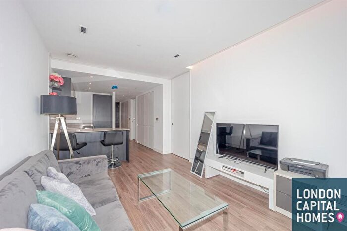 2 Bedroom Apartment To Rent In Cashmere House, Leman Street, London, E1