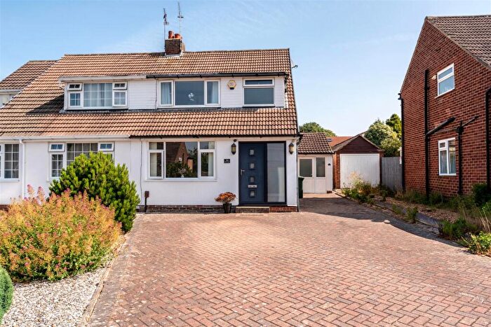3 Bedroom Semi Detached House For Sale In High Ash Mount, Alwoodley, LS17