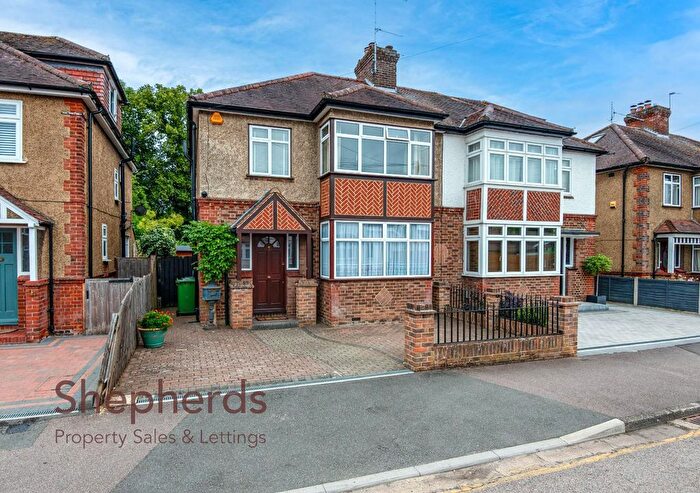 3 Bedroom Semi-Detached House For Sale In Mckenzie Road, Broxbourne Short Walk To Station, EN10