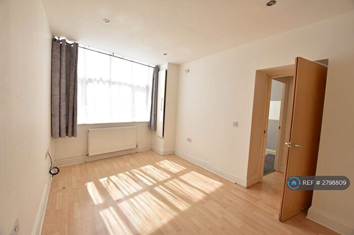 1 Bedroom Flat To Rent In T L House, Luton, LU1