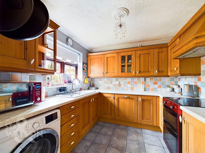 3 Bedroom Detached House For Sale In Kingswood Avenue, Carlton Colville, Lowestoft, NR33