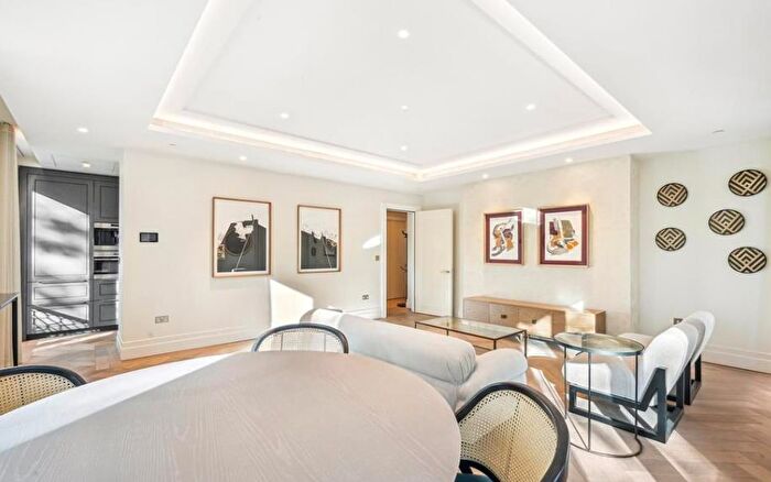 3 Bedroom Apartment To Rent In Harewood Avenue, Marylebone, London, NW1