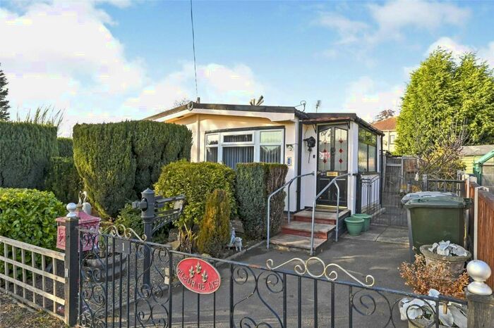 2 Bedroom Detached House For Sale In Lakeland Road, Moor Farm Caravan Park, Moor Lane, Nottingham, NG14