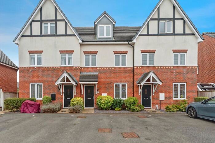 3 Bedroom Terraced House For Sale In Long Road, Chester, Cheshire, CH4