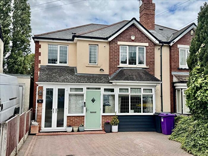 5 Bedroom Semi Detached House For Sale In Vicarage Road, Wednesfield, WV11