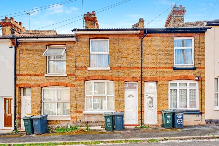 2 Bedroom Terraced House For Sale In Gordon Road, Dartford, Kent, DA1