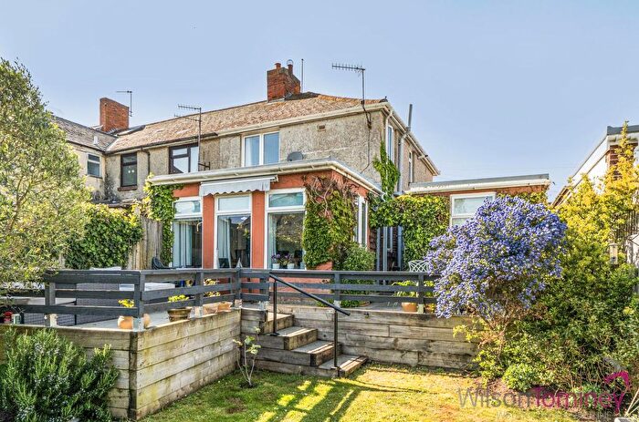 3 Bedroom Semi-Detached House For Sale In Grove Avenue, Weymouth, DT4