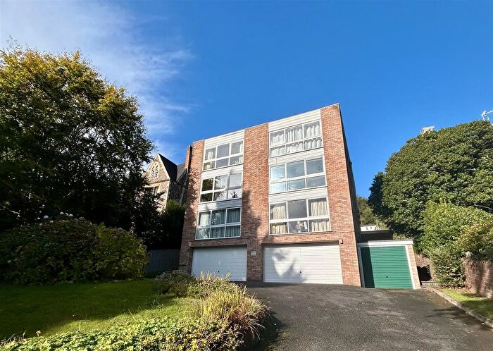 2 Bedroom Flat For Sale In Graham Road, Malvern, WR14