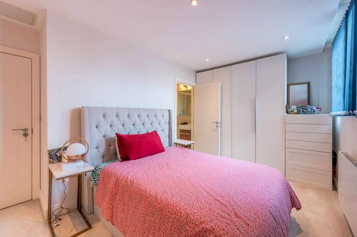 2 Bedroom Flat To Rent In London Road, Isleworth, TW7